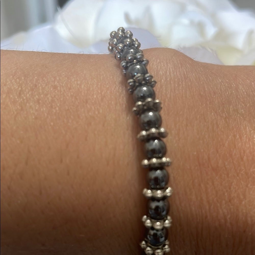 2PC Elegant Silver Bracelet and Earring Set
